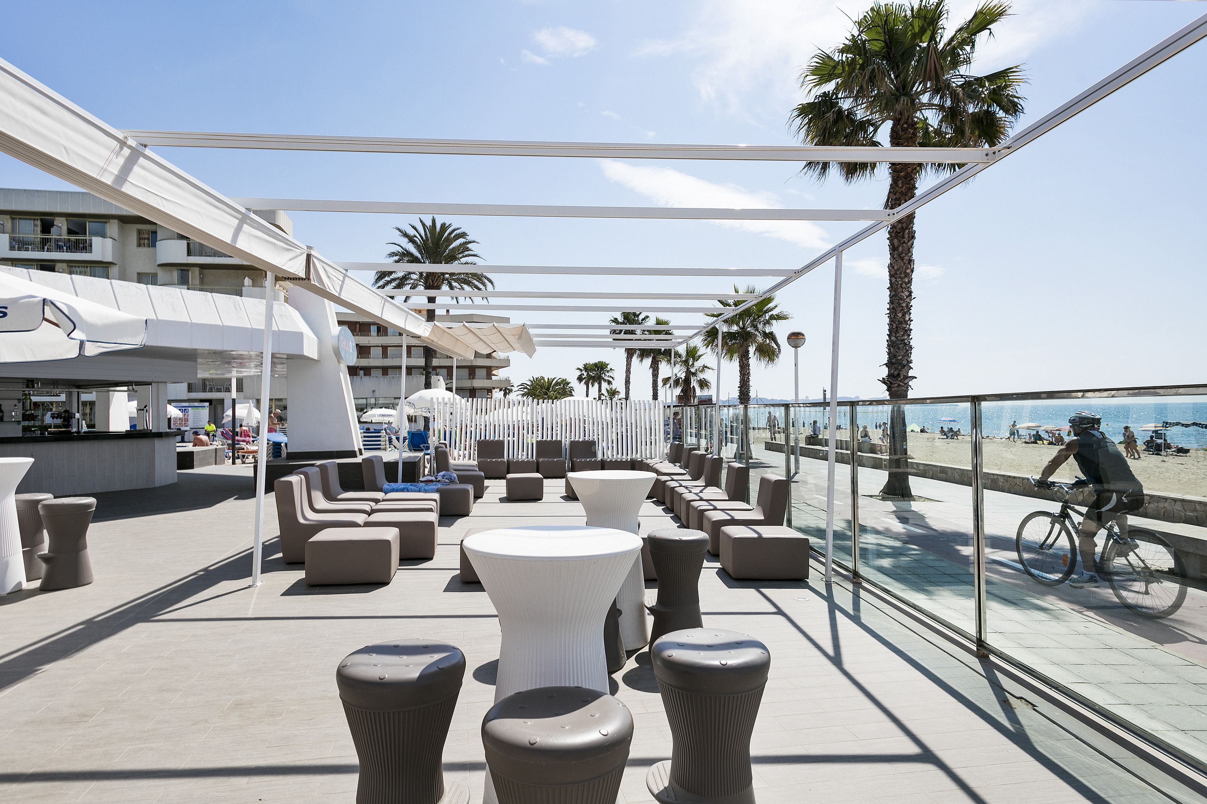 Poolbar