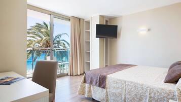 Een minibar, een kluis op de kamer, een bureau, gratis wifi