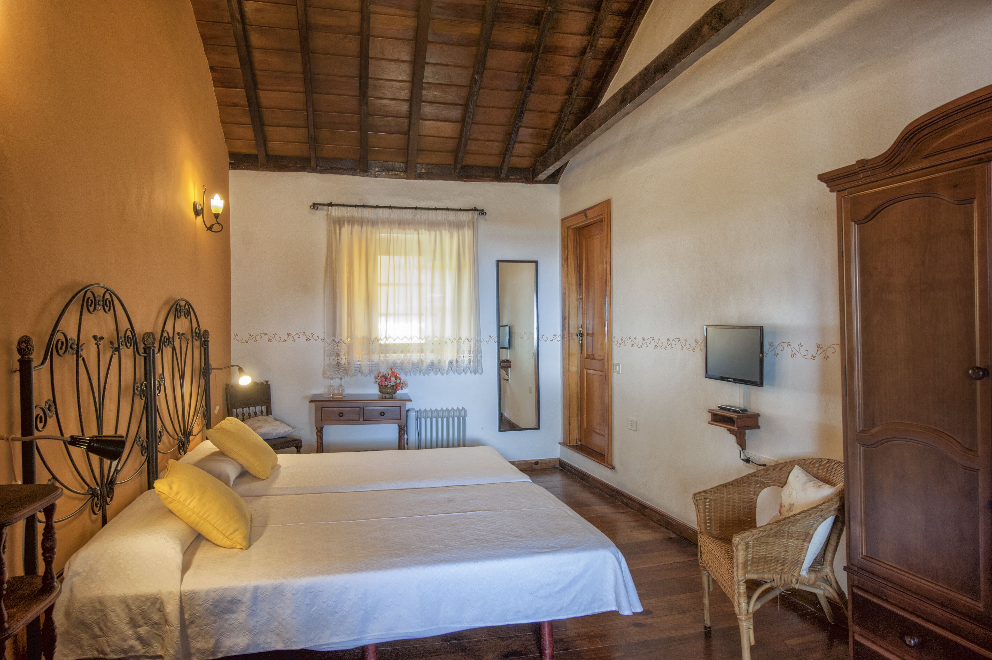 1 bedroom, in-room safe, desk, blackout curtains