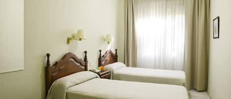 Matelas Select Comfort, coffres-forts dans les chambres, bureau