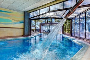 Outdoor pool, pool umbrellas, sun loungers