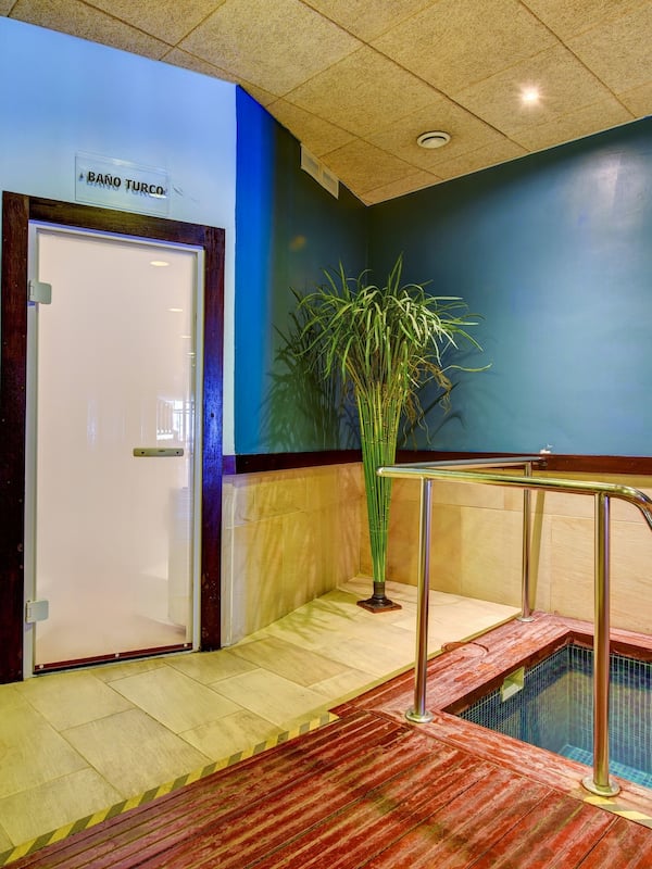 Sale per trattamenti di coppia, sauna, vasca idromassaggio, bagno turco