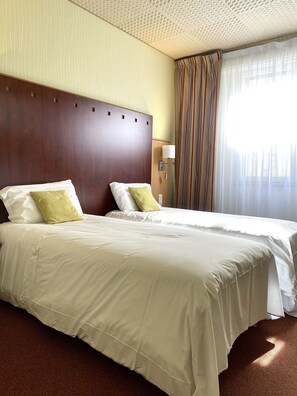 Standard Twin Room | Desk, soundproofing, iron/ironing board, free cribs/infant beds