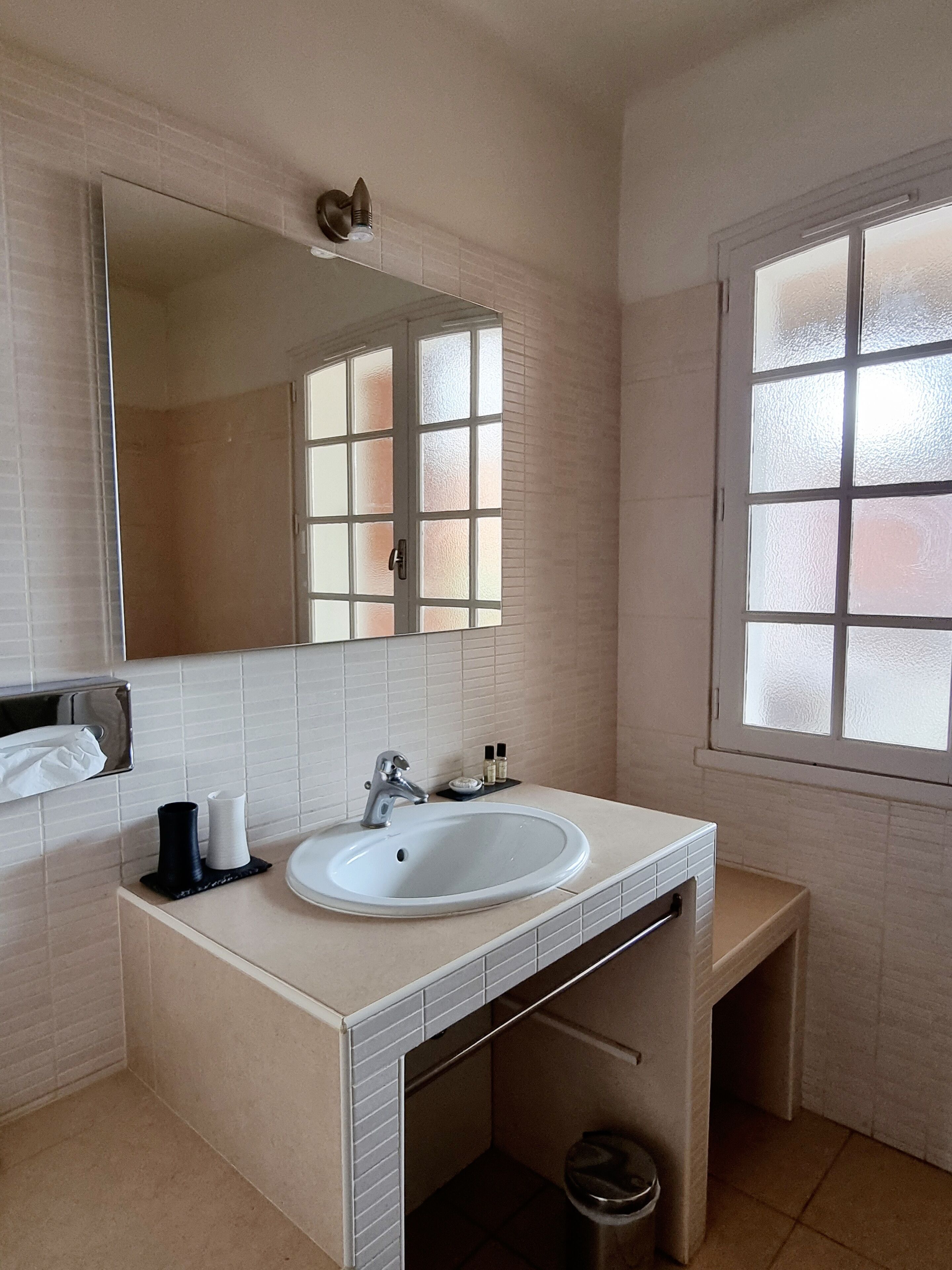 premium double room (privilège) | bathroom | free toiletries, hair dryer, towels