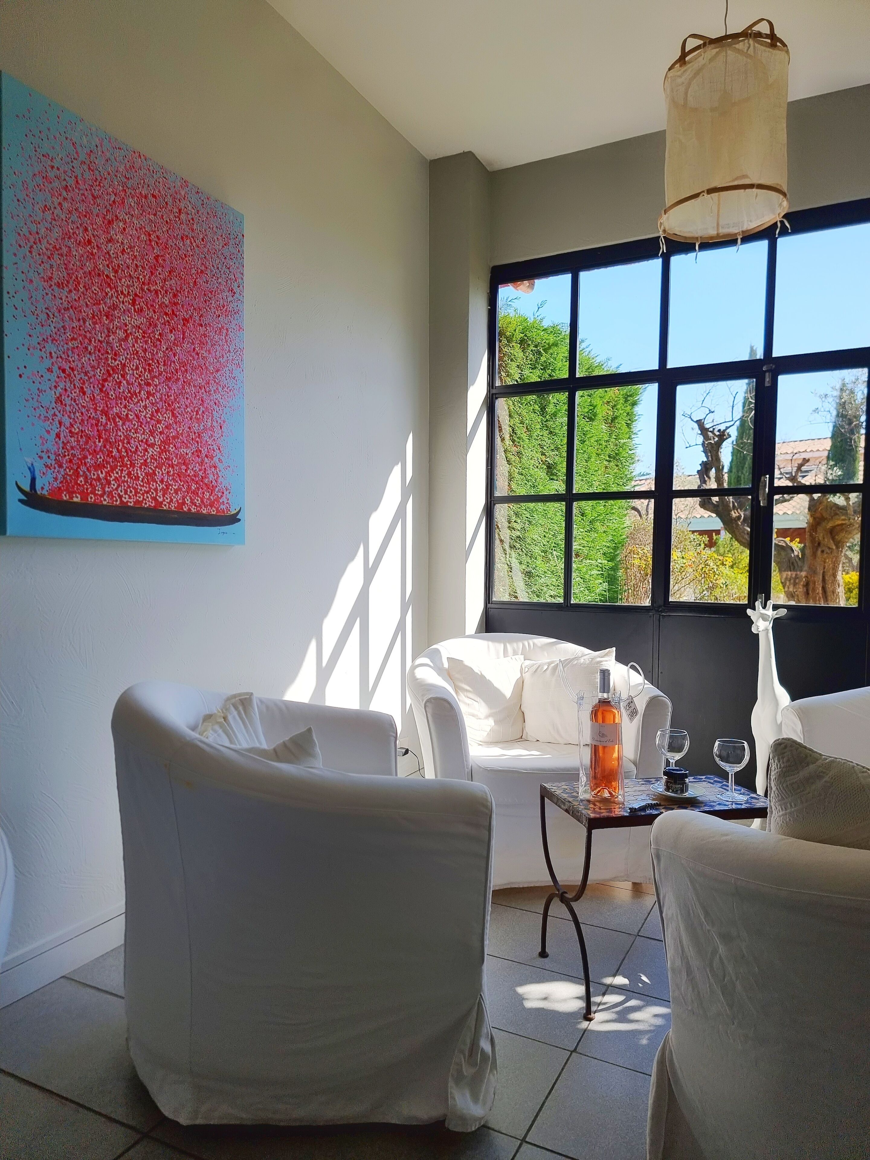 40-cm flat-screen tv with cable channels, tv