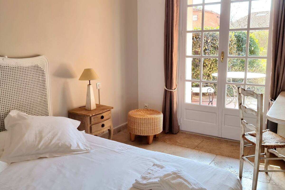 comfort double room, pool view | 1 bedroom, minibar, in-room safe, individually decorated