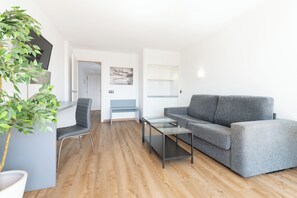 Suite | Con stile personalizzato, con arredamento individuale, una scrivania