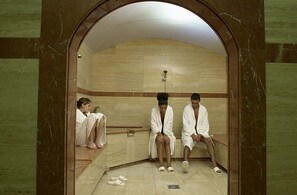 三溫暖烤箱、浴缸、蒸氣室、土耳其浴、美體療程、敷體療程