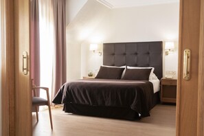 Safe på rommet, skrivebord, skrivebord for bærbar PC og lydisolert