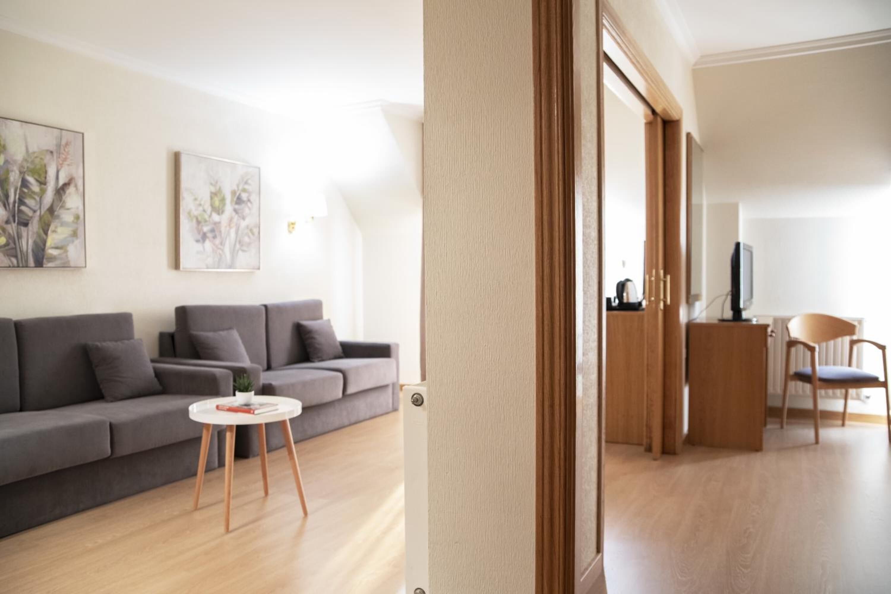 26-inch flat-screen tv with satellite channels, tv