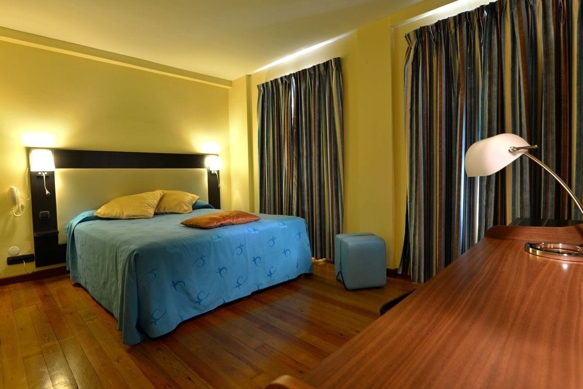 superior room (superior bath) | premium bedding, in-room safe, desk, free wifi