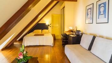 Premium bedding, in-room safe, desk, free WiFi