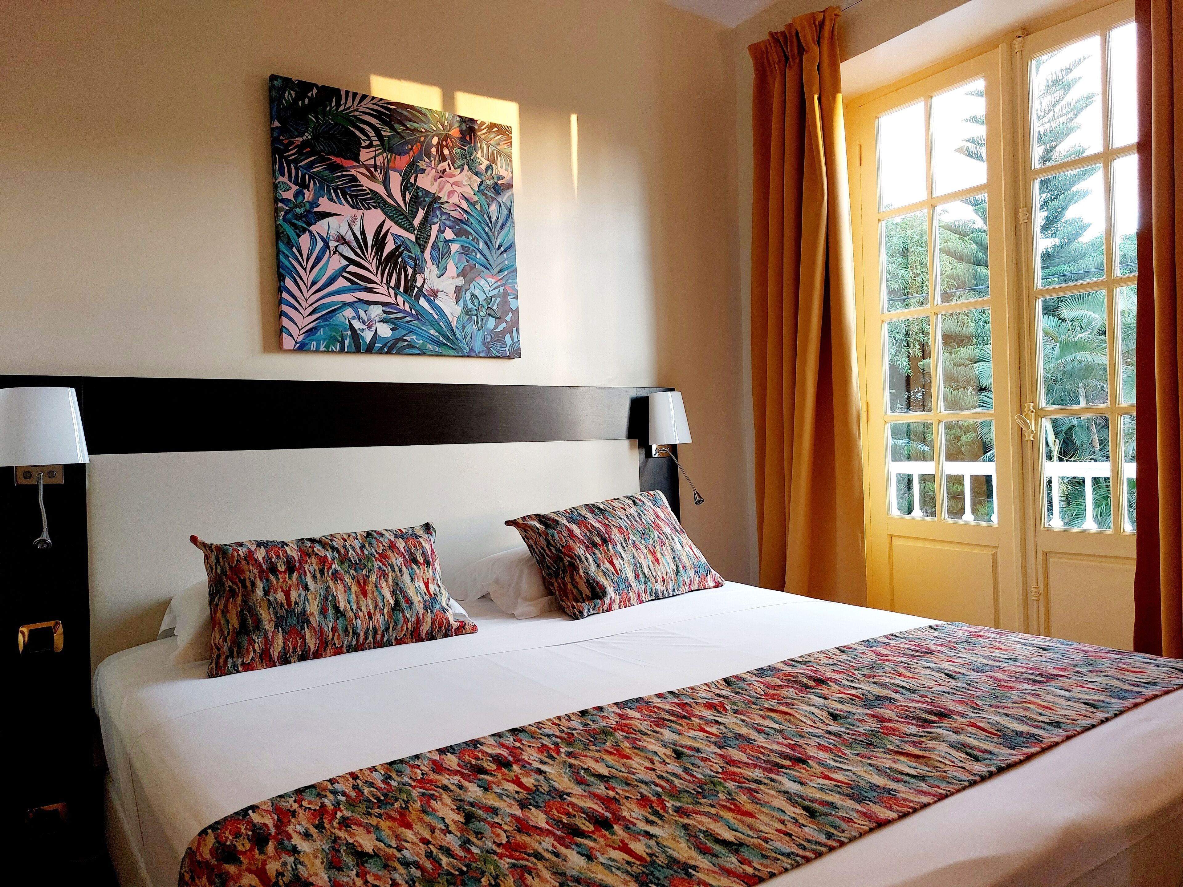 superior room (superior bath) | premium bedding, in-room safe, desk, free wifi