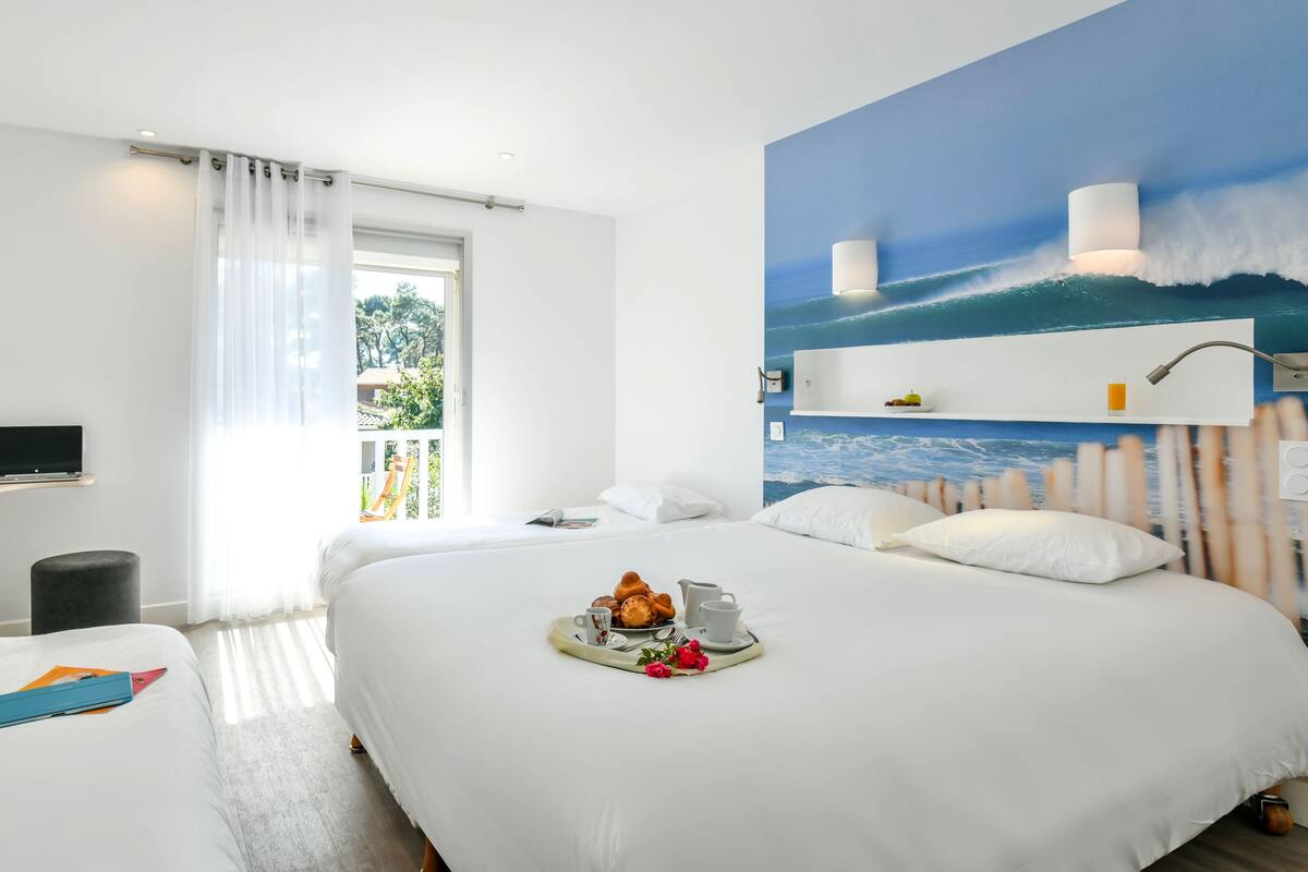 Superior Triple Room, Terrace | In-room safe, soundproofing, WiFi (free), bed sheets