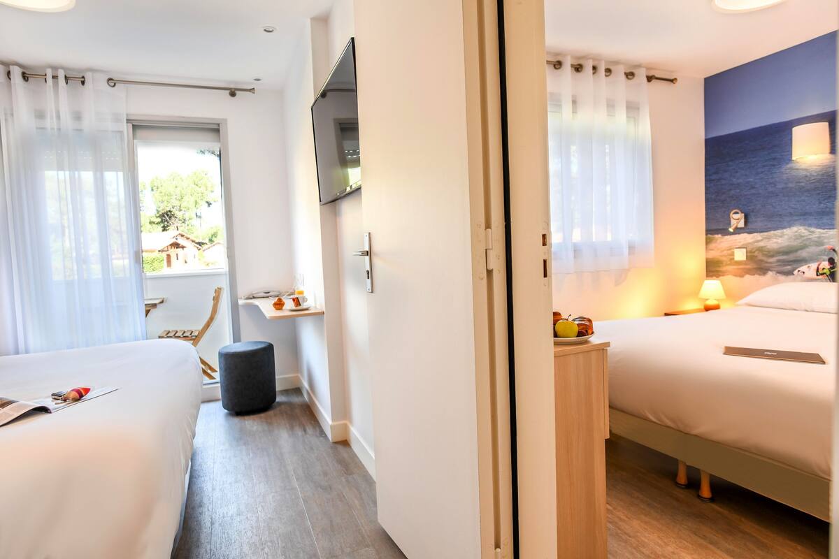 Superior Quadruple Room, Terrace | In-room safe, soundproofing, WiFi (free), bed sheets
