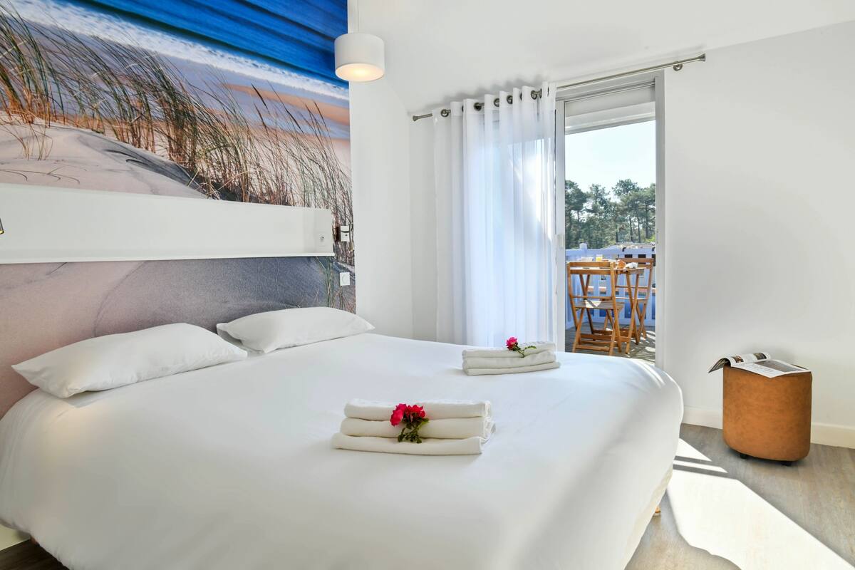 Superior Double Room, Terrace | In-room safe, soundproofing, WiFi (free), bed sheets