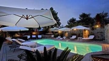 Piscine extérieure