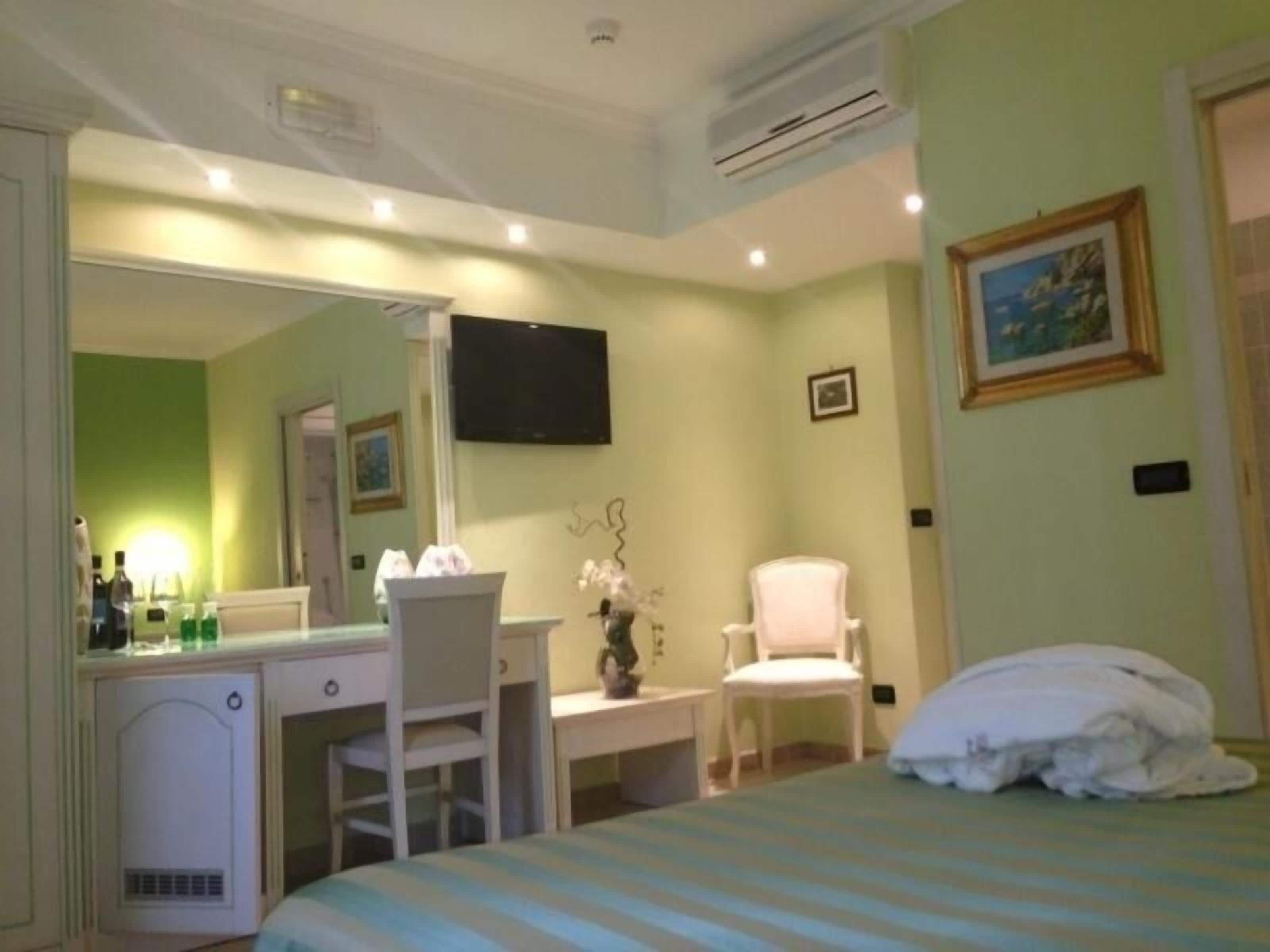 Deluxe Double Room, Balcony | Premium bedding, desk, laptop workspace, blackout curtains