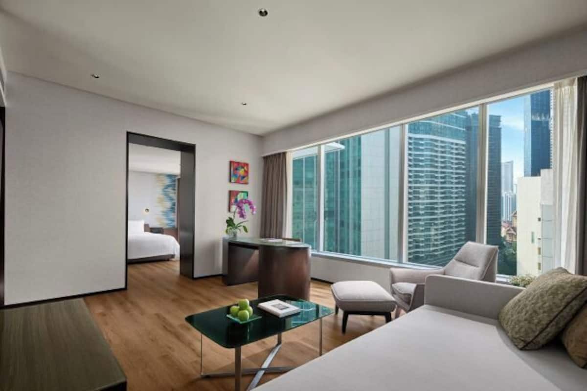 Hypo-allergenic bedding, down duvets, minibar, in-room safe