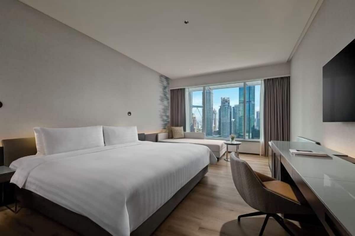 Hypo-allergenic bedding, down duvets, minibar, in-room safe