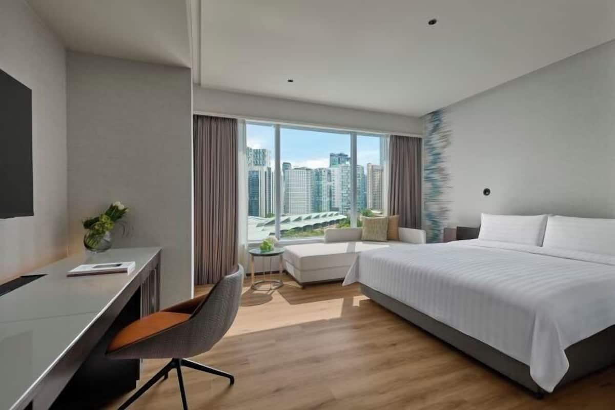 Hypo-allergenic bedding, down duvets, minibar, in-room safe