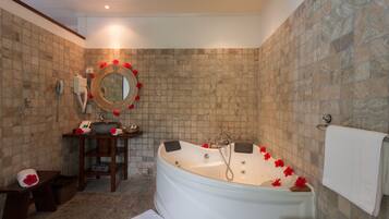 Dusch, hÄrtork, tofflor och handdukar