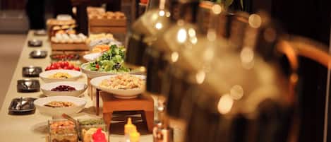 Se sirven desayunos, almuerzos y cenas