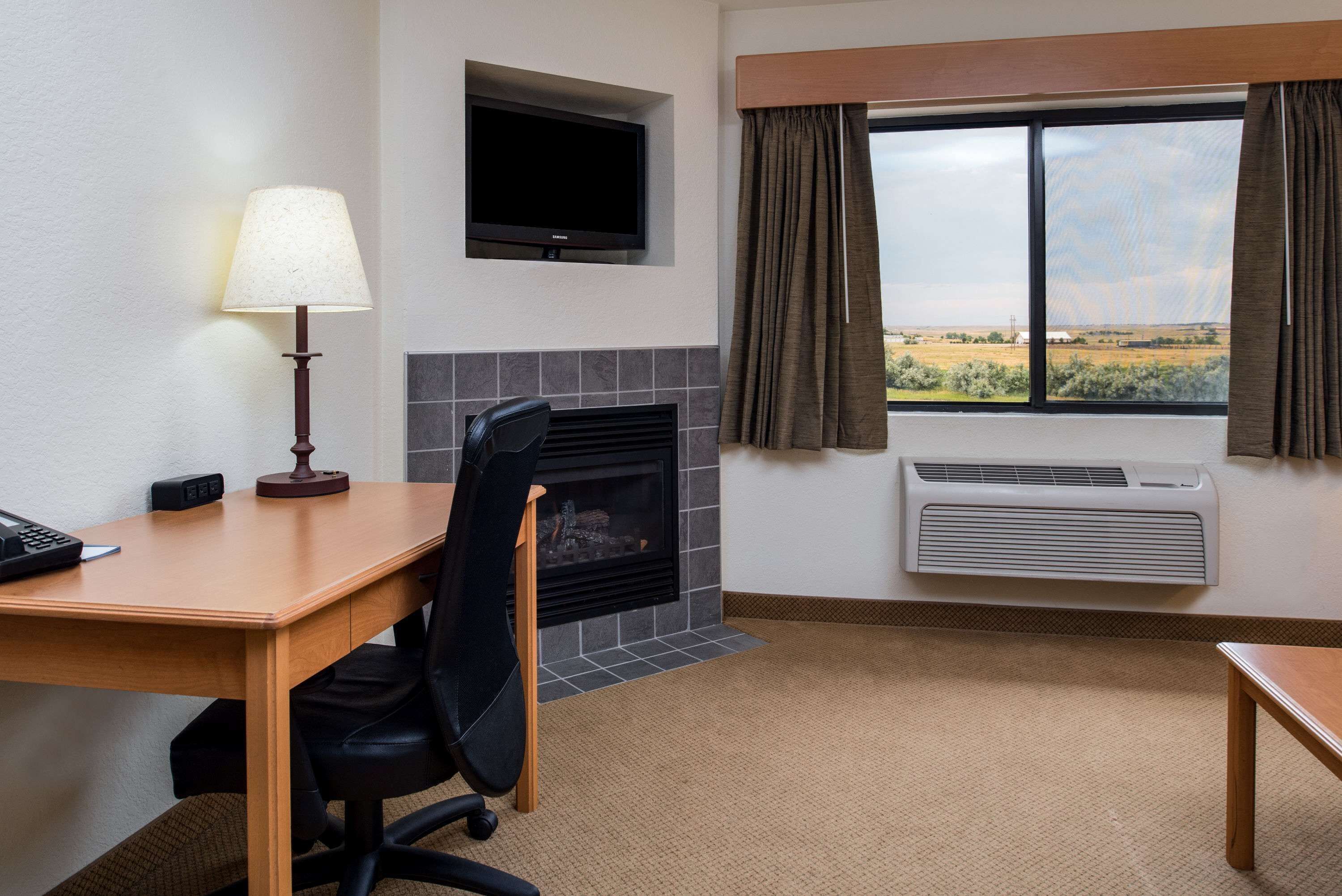 luxury suite, 1 king bed, non smoking | iron/ironing board, free cots/infant beds, rollaway beds, free wifi