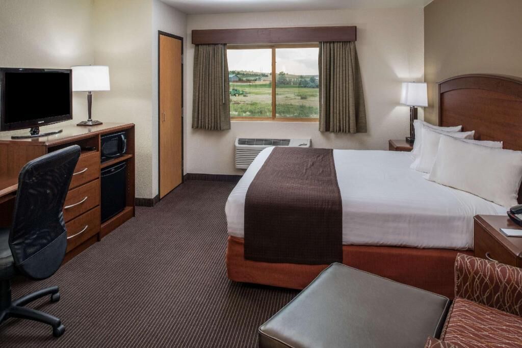 Iron/ironing board, free cribs/infant beds, rollaway beds, free WiFi