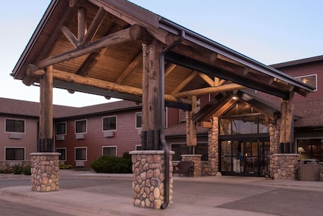 Außenbereich. AmericInn by Wyndham Belle Fourche