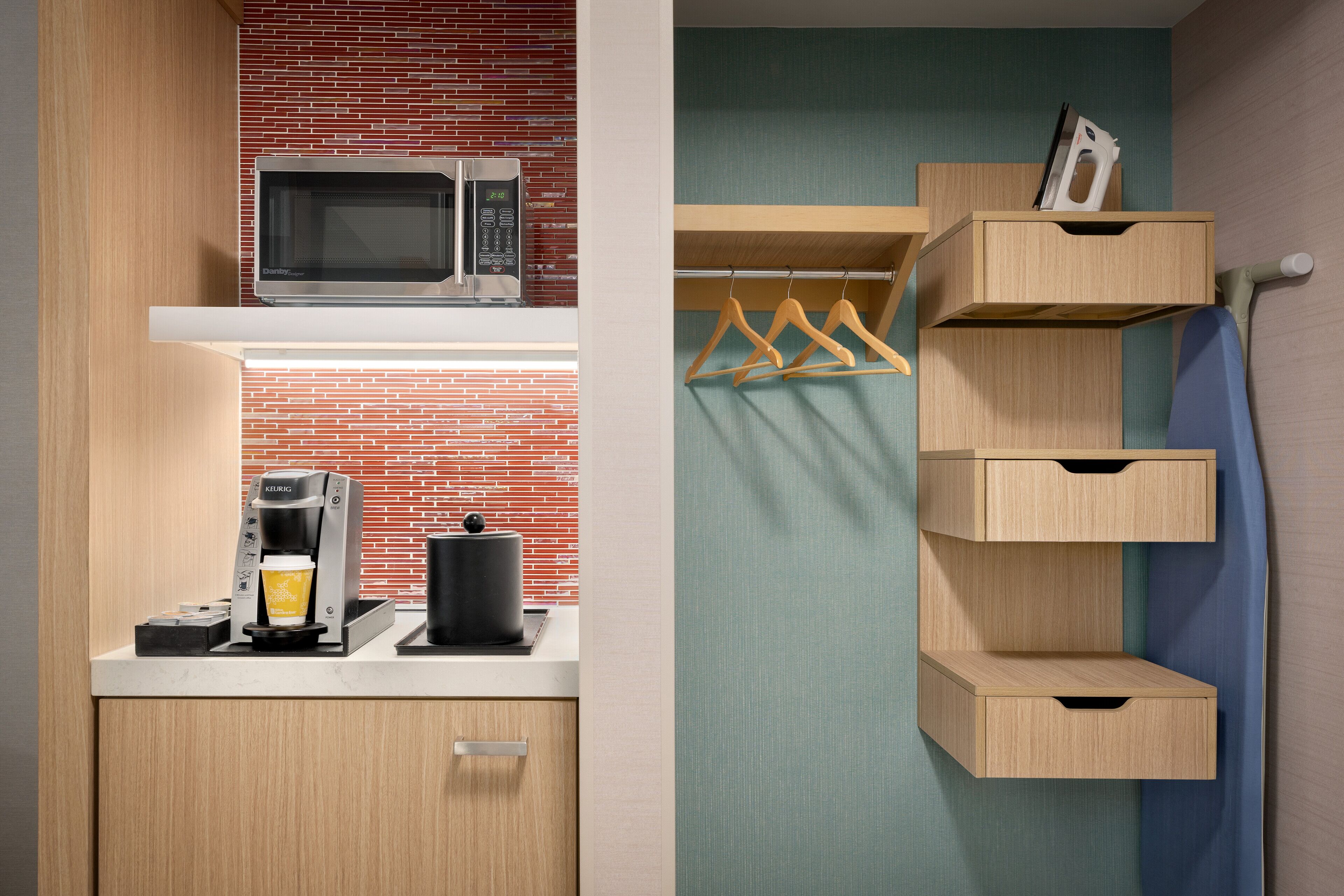 in-room safe, desk, laptop workspace, blackout curtains