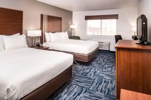 Desk, iron/ironing board, free WiFi, bed sheets - Holiday Inn Express Hotel & Suites Alamogordo Hwy 54/70 by IHG (Alamogordo)