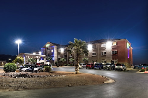 Holiday Inn Express & Suites Alamogordo by IHG