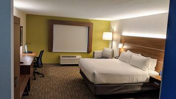 Standard Room, 1 King Bed | 1 bedroom, desk, iron/ironing board, free WiFi