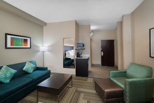 Holiday Inn Express & Suites Ashland by IHG