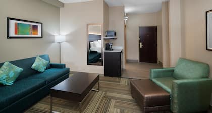 Holiday Inn Express & Suites Ashland by IHG