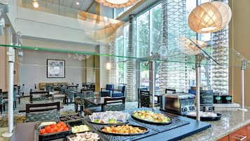 Colazione a buffet inclusa, servita tutte le mattine
