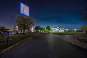 Exterior - Motel 6 San Antonio, TX - Sea World North (San Antonio)