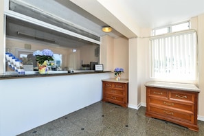 Reception - Americas Best Value Inn Oakland Lake Merritt (Oakland)