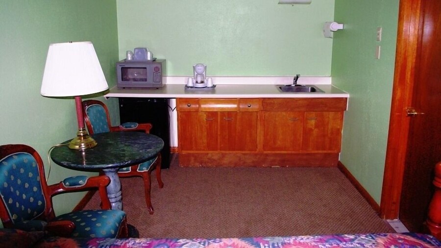 Blue Spruce Motel