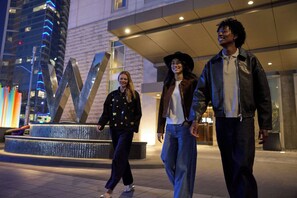 Front of property – evening/night - W Dallas (Dallas)