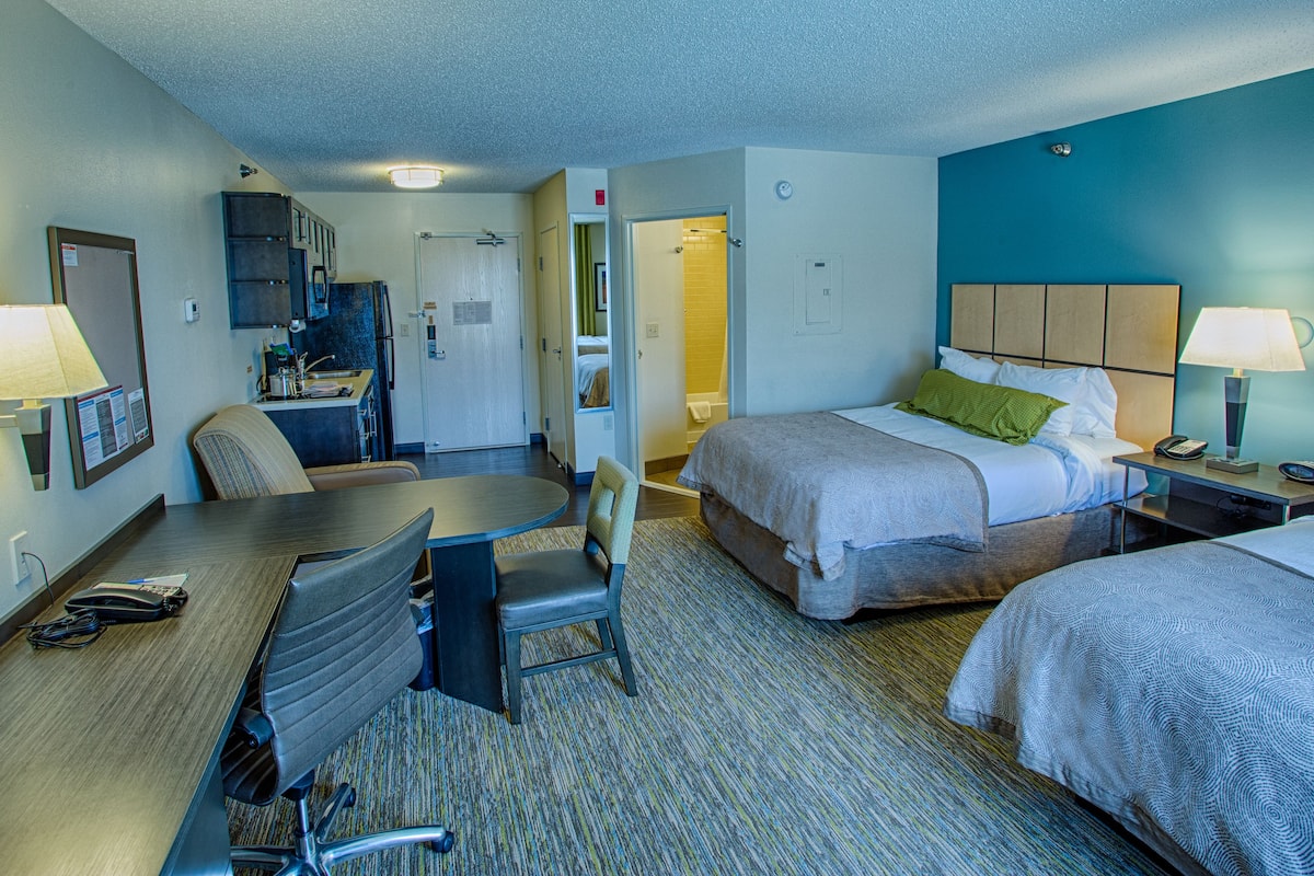 1 bedroom, premium bedding, desk, blackout curtains