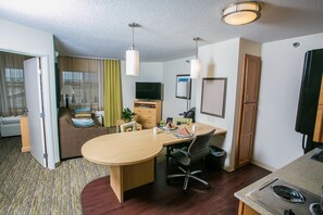 Premium bedding, desk, blackout curtains, iron/ironing board - Candlewood Suites Fargo-N. Dakota State University by IHG (Fargo)