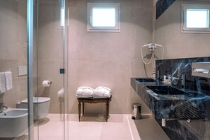 Bathroom - Hotel Globus (Cervia)