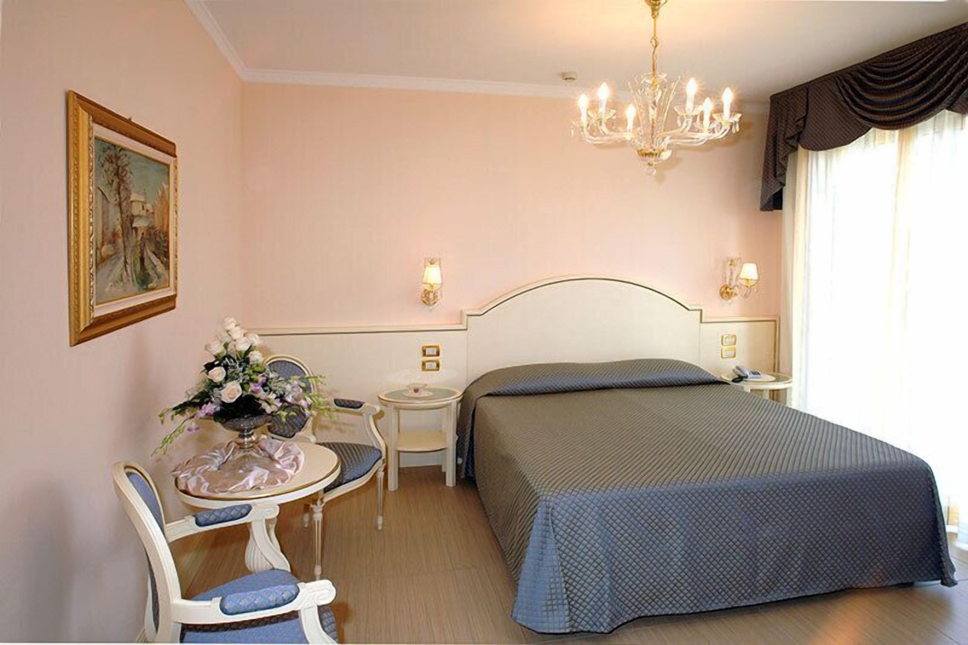 Deluxe Double Room, 1 King Bed | Premium bedding, minibar, in-room safe, individually decorated