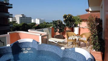 Studio Suite Junior, pemandangan laut terbatas | Pemandangan balkon