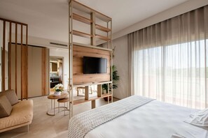Junior Studio Suite | Premium bedding, minibar, in-room safe, individually decorated