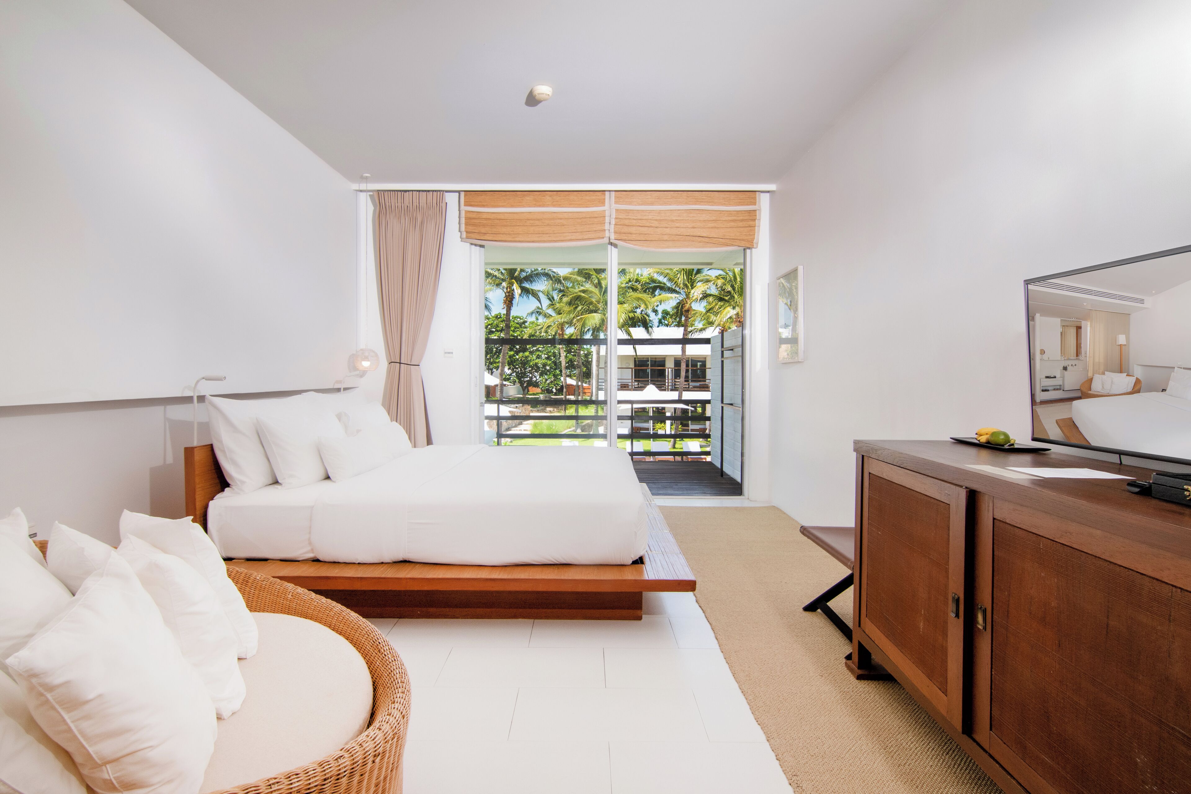 Sansky Deluxe Room | 高級寝具、ミニバー、セーフティボックス (室内)、デスク