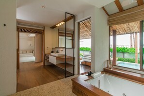 La Canna Beachfront Pool Villa | Bathroom | Eco-friendly toiletries, hair dryer, bathrobes, towels - Putahracsa Hua Hin (Hua Hin)