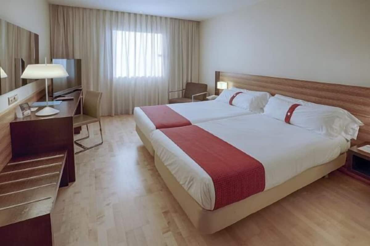 Down duvets, minibar, in-room safe, desk